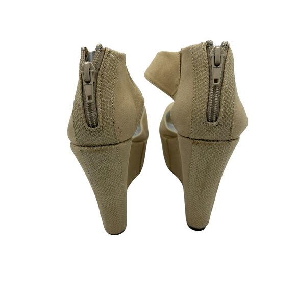Red Circle Womens Shoes Size 7 Kirra‎ Beige Wedge Zipper Back Strap - Picture 3 of 7